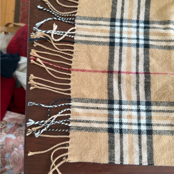 Burberry Tan and Red Checkered classic scarf - Picture 2 of 9